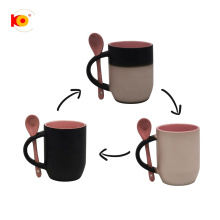 Exportado a la taza de café personalizada de color rosa interno en todo el mundo con cuchara